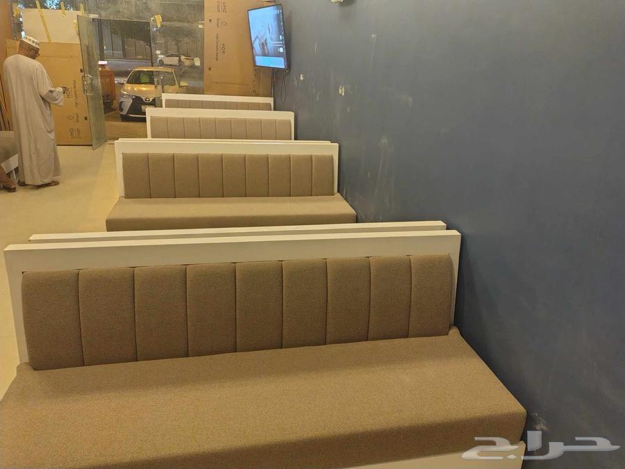 Very clean sofa, brand new, comfortable seating64257902492289112