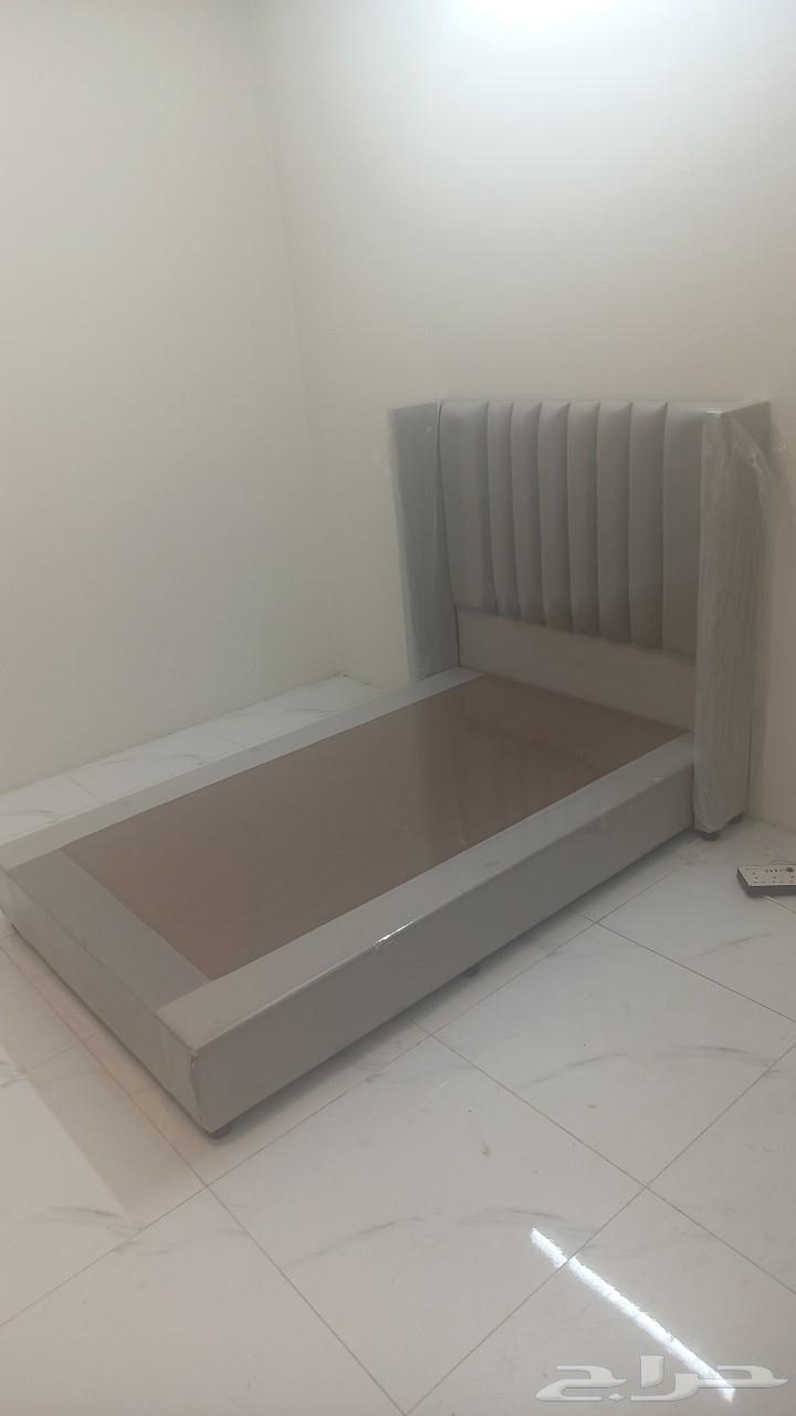سرير جديد بأكياسه ودلاوب جديد وطاوله64268727566467113