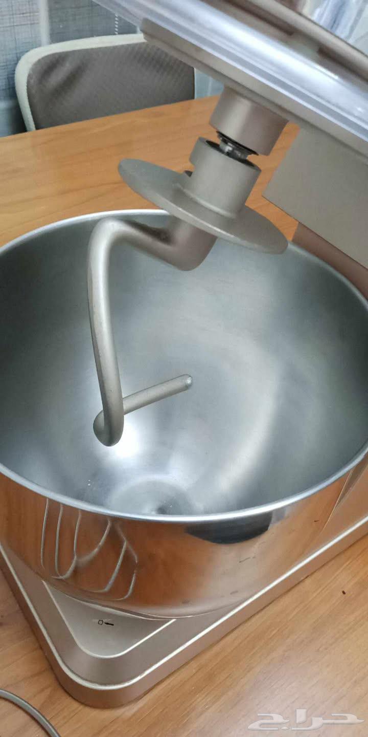 مضرب أو خلاط كهربائي حالة ممتازة للبيع64265317865347114