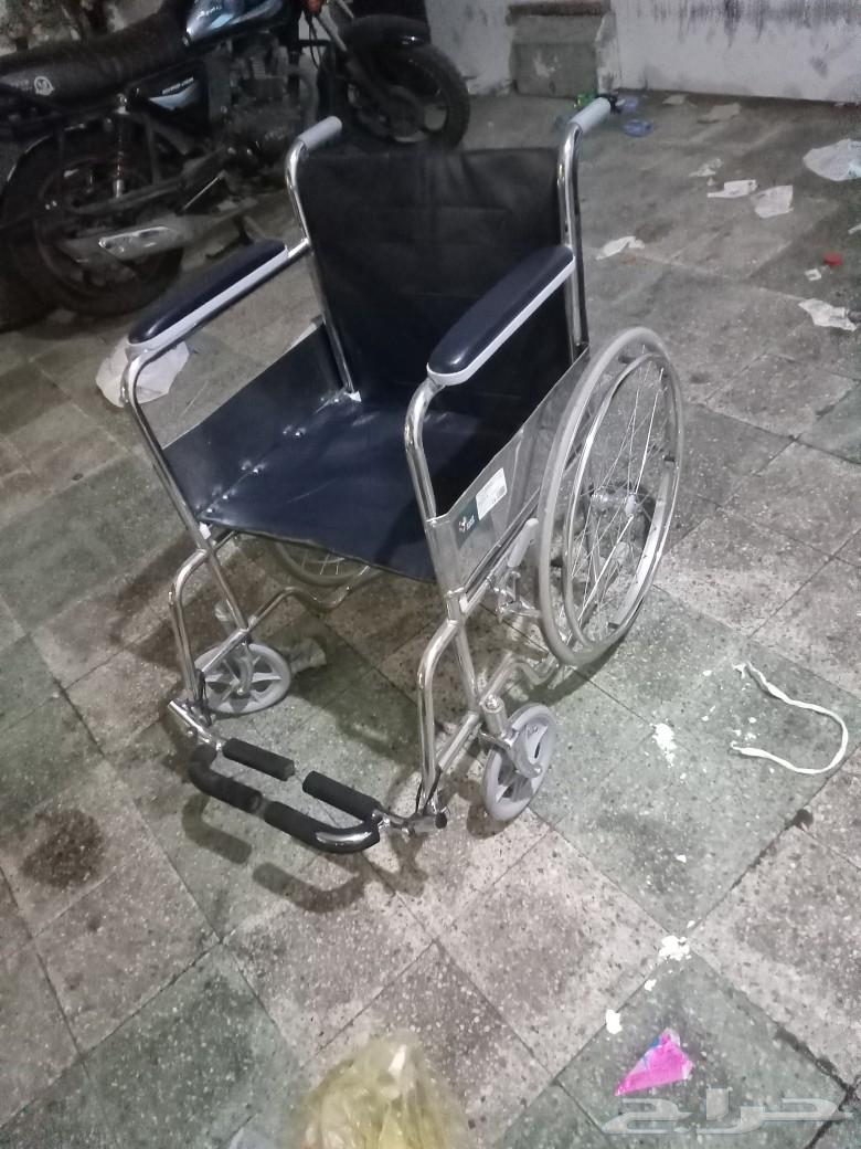 للبيع كرسي متحرك نظيف جدا بسعر مغري64256924660609110