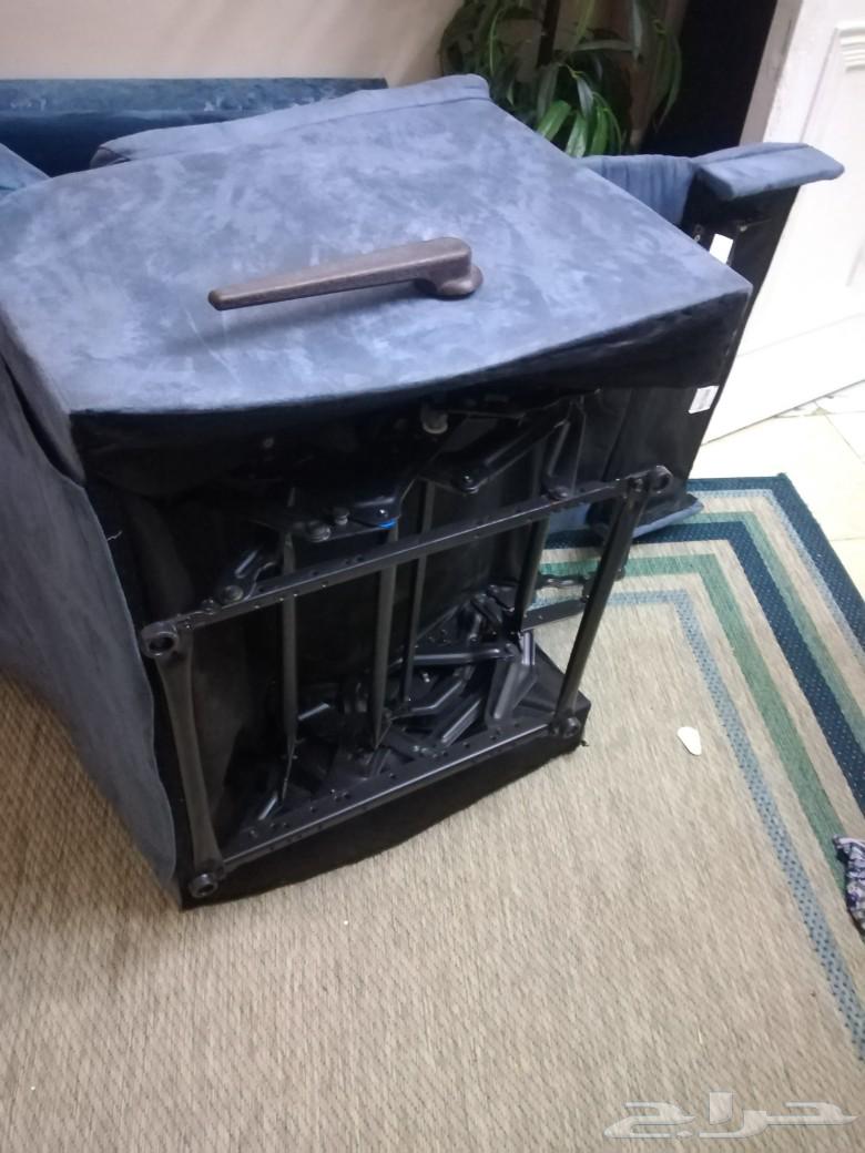 كرسي استرخاء مستخدم استخدم بسيط نظيف جدااا لونه سماوي غامق64272161502467111