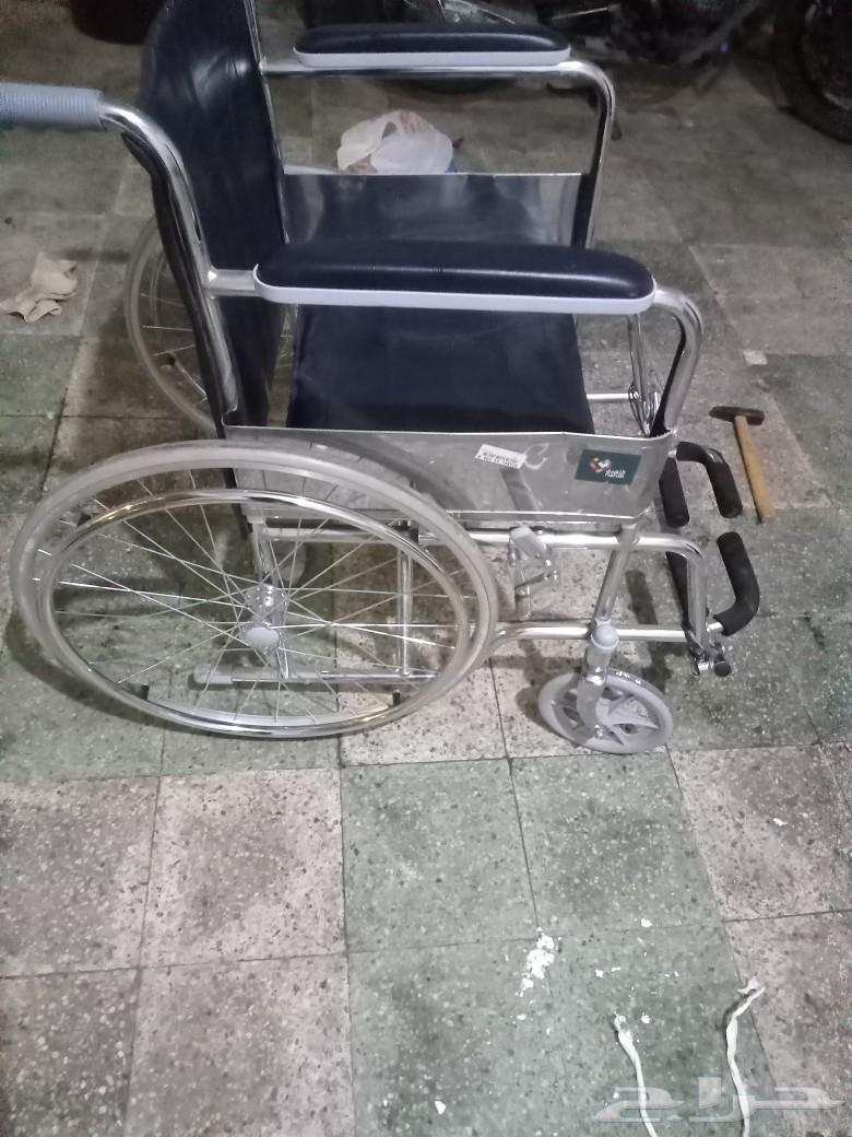 للبيع كرسي متحرك نظيف جدا بسعر مغري64256924660609112