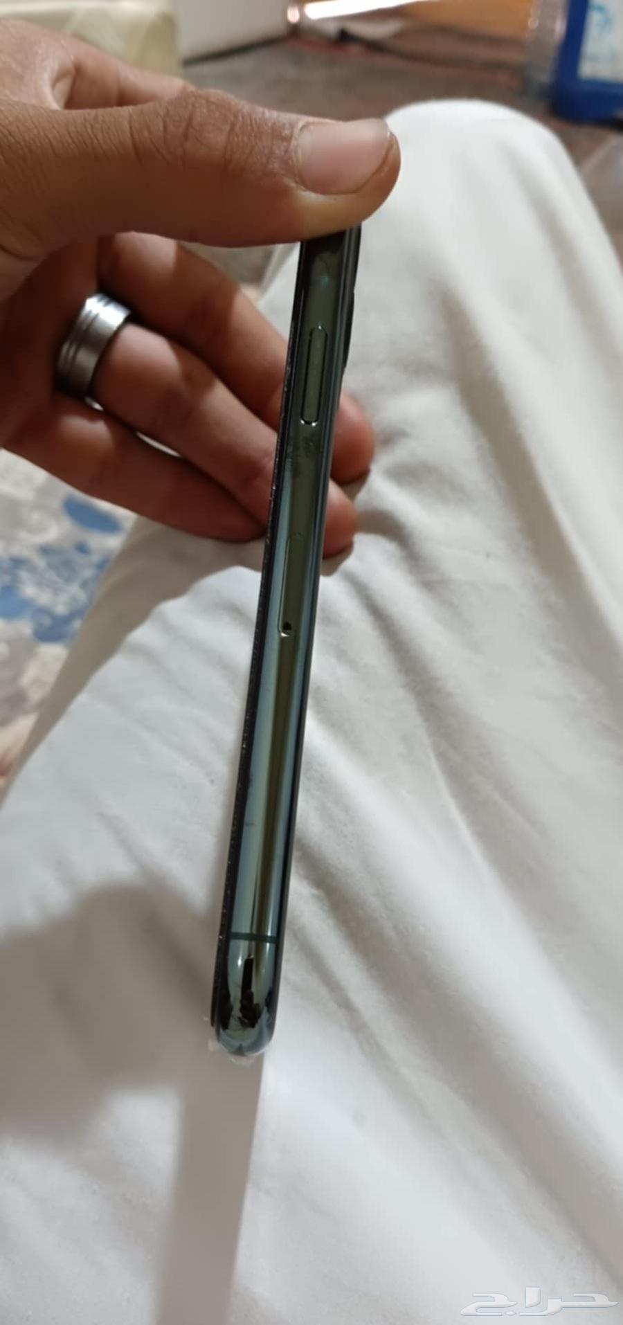 iPhone 11 Pro. 256GB storage. 72% battery health, good condition with box and charger64264122097025111