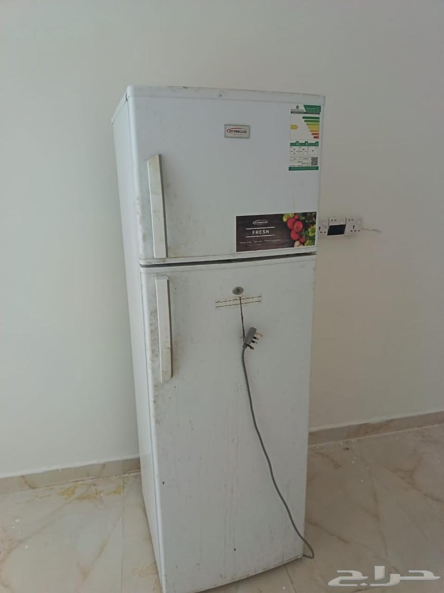 9 cubic feet refrigerator, used for only 4 months with warranty64257740910337110