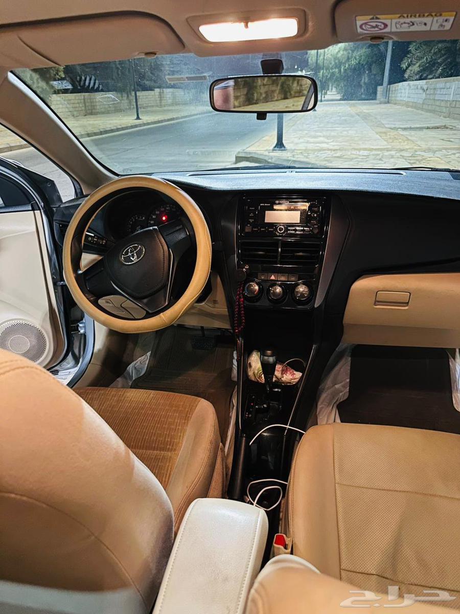 طراز تويوتا ياريس 2021 بحالة نظيفة ومرتبة64427223392130113