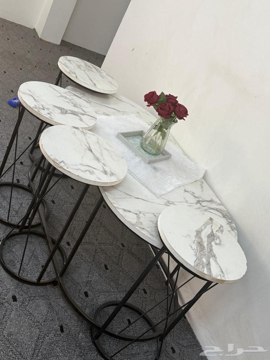 طاوله للبيع.64272354039681110