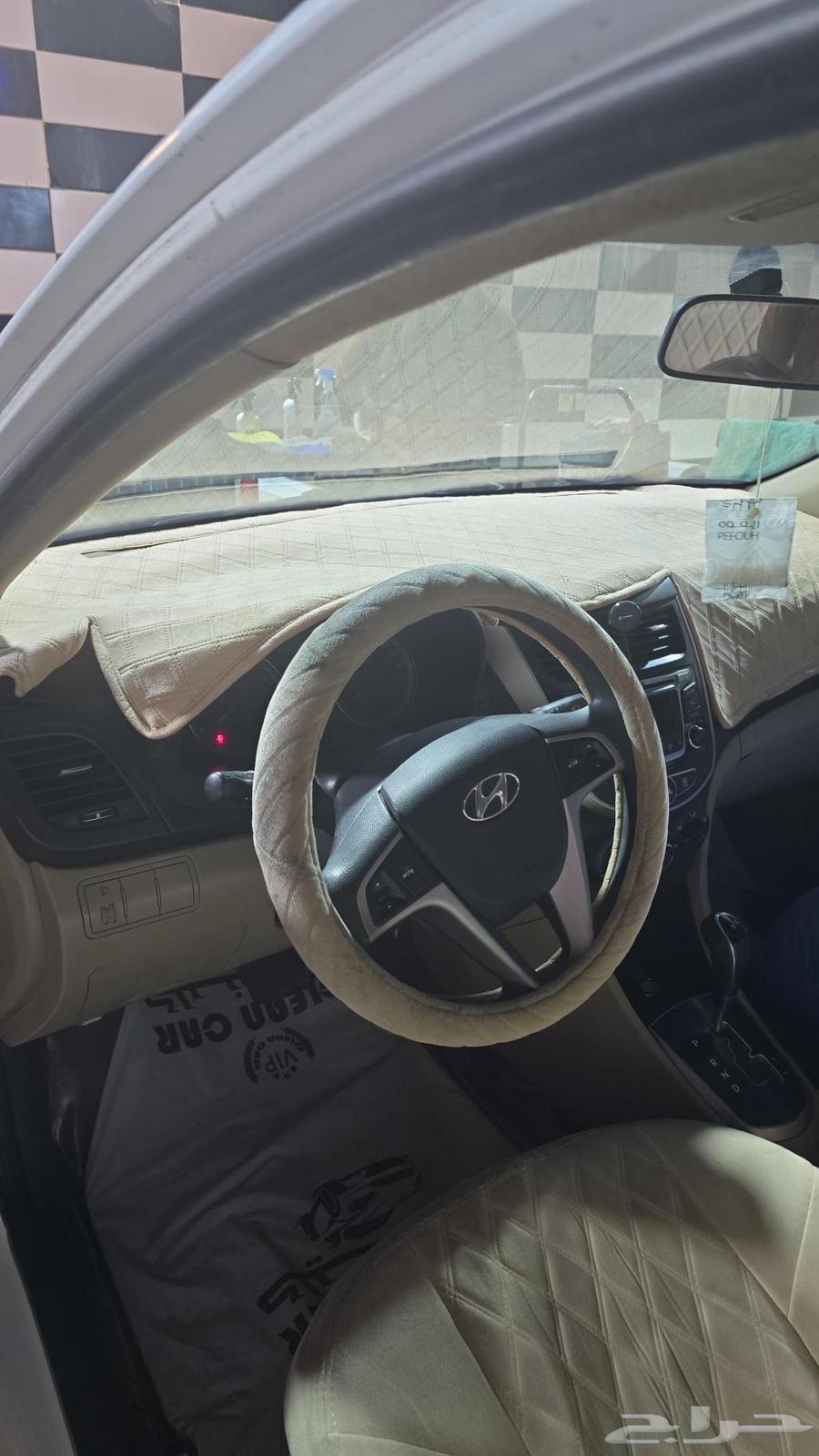 اكسنت نص فل جنوط 2016 اللون ابيض الممشى 158 للبيع64428968840323113