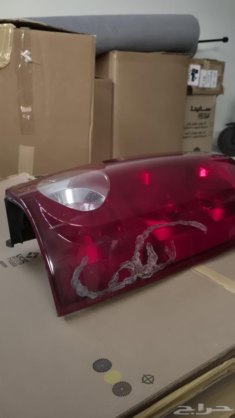 سطب جمس يوكن 2008 خلفي يمين (جزاز مكسوره شويه)64436574686722111