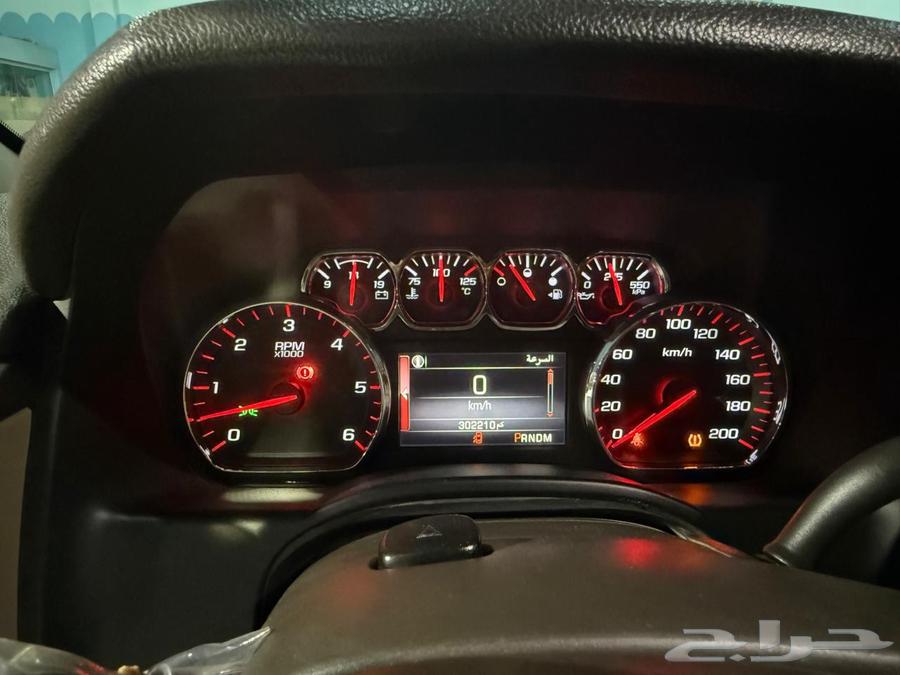 Yukon long. Model 2015 with 290 thousand kilometers, negotiable.64431318641025111