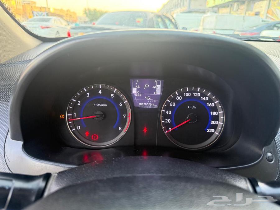 The word accent in Arabic can be translated as lahja when r64406779123458113