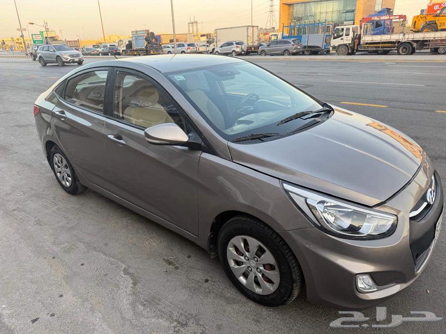 The word accent in Arabic can be translated as lahja when r64406779123458111