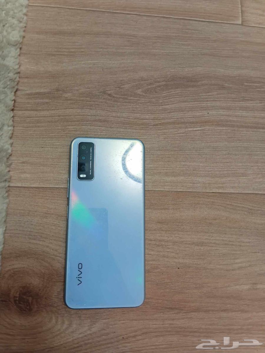 Vivo phone 32GB clean with small scratch behind the screen has protection64437733392642111