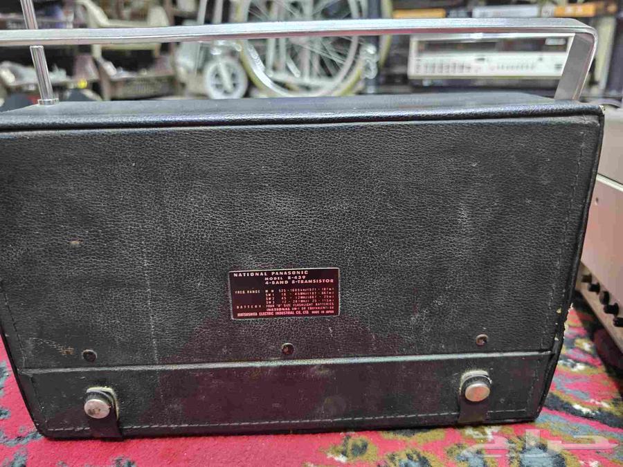 تلفزيون قديم مدمج راديو ناشونال64258879803138111