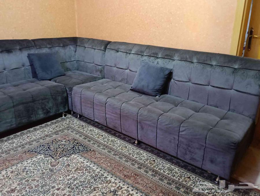 كنب اربع قطع مخمل وبحاله جيده لايوجد فيه عيوب64245313342978111