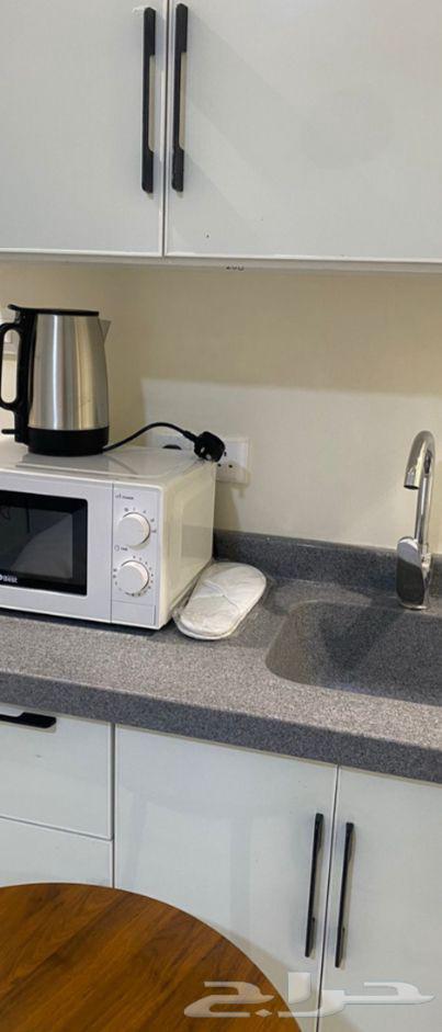 شقق مؤثثه للايجار . غرفه سرير مزدوج ودورة مياه وركن مطبخ - د64438190160514111