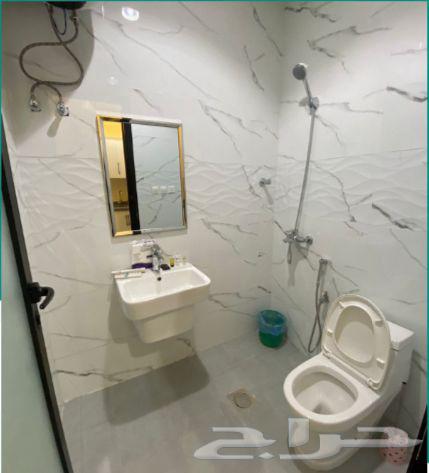 شقق مؤثثه للايجار . غرفه سرير مزدوج ودورة مياه وركن مطبخ - د64438190160514112