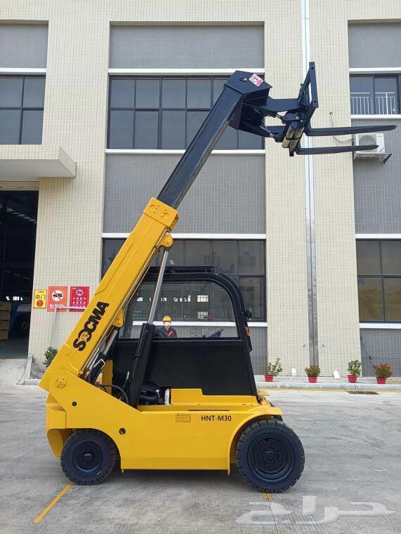 Forklift rental for loading and unloading trailers, containers, and rentals64432237646593114