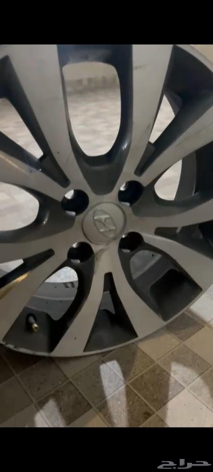 Clean Accent rims size 16 -- 4 bolts64445242020354113