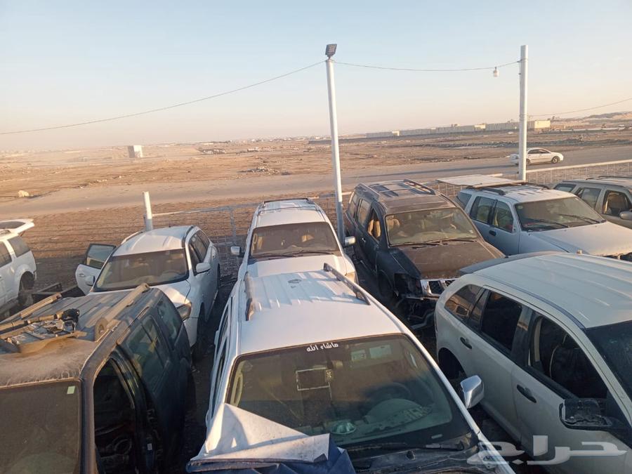 بات فندر نيسان قطع غيار نيسان64439064604161111