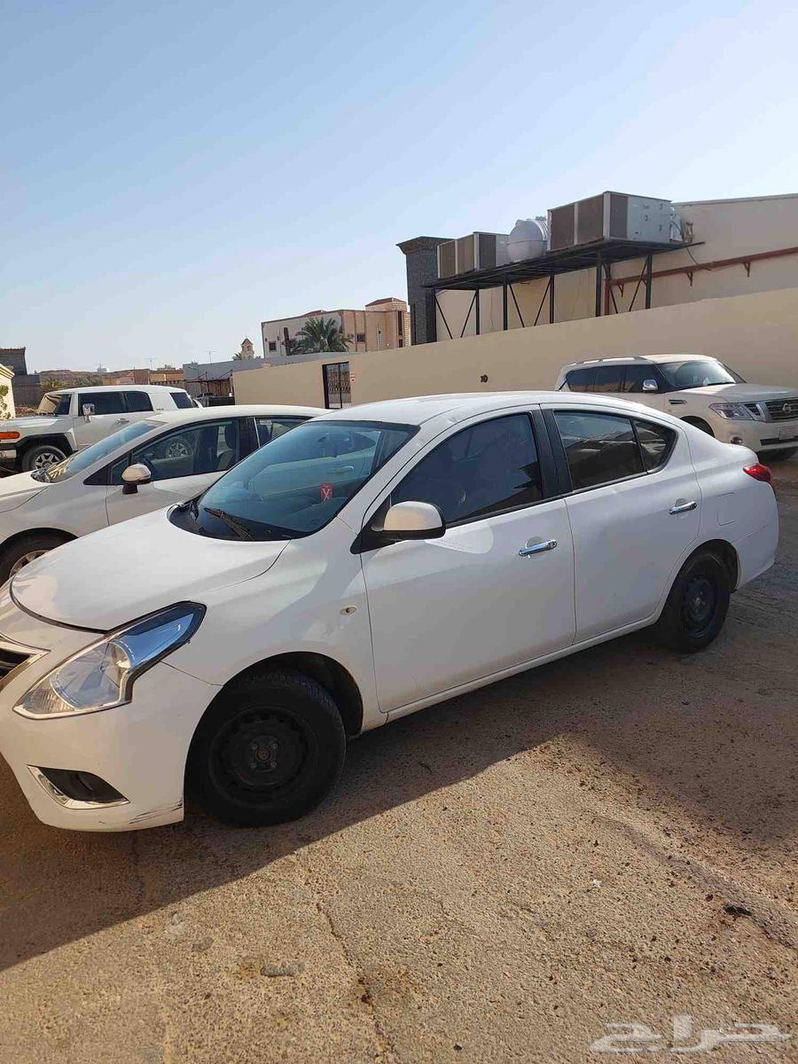 سيارة نيسان ...صني ...اتوماتيك موديل 2015 للبيع64447718985729111