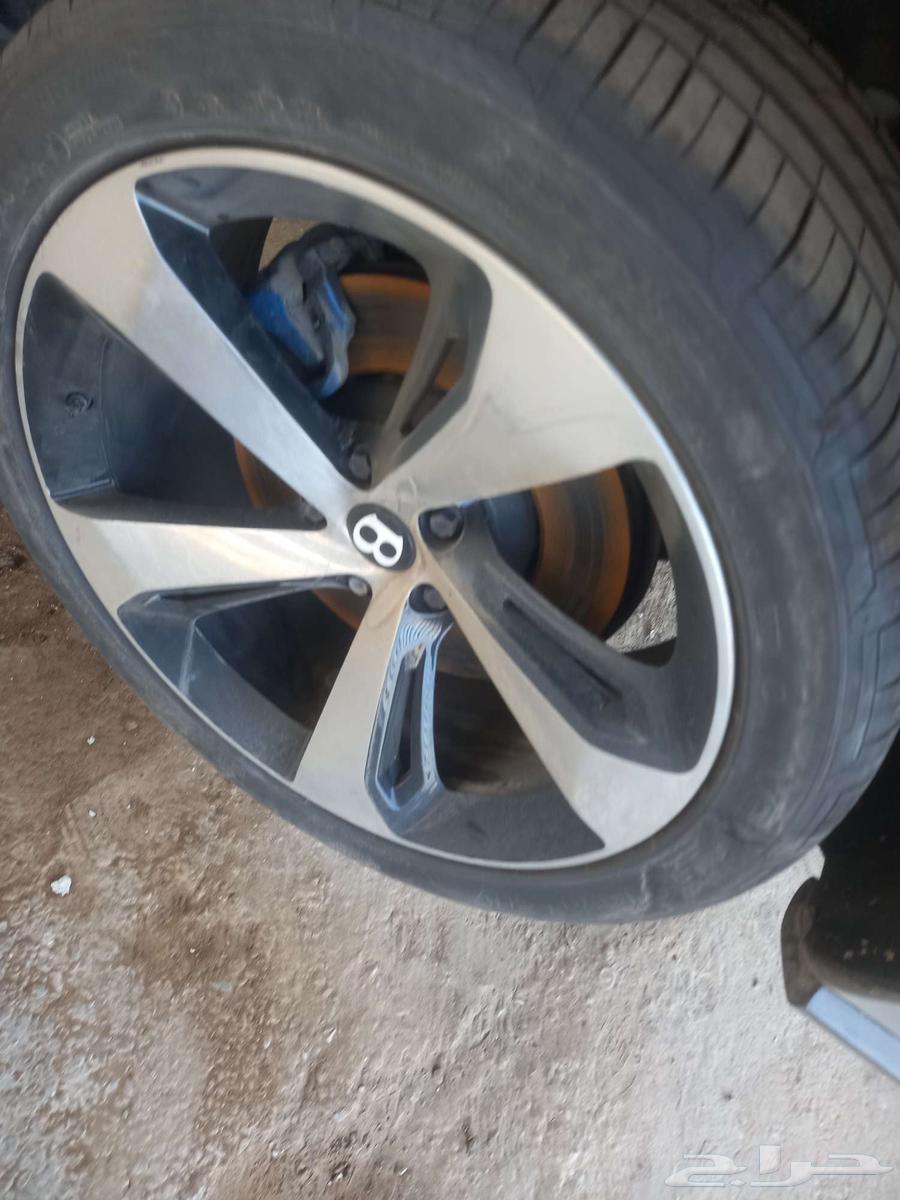 متخصص لي قطع الغيار السيارات بنتلي بنتقا مولسان فلانيج سبير64448381151107111