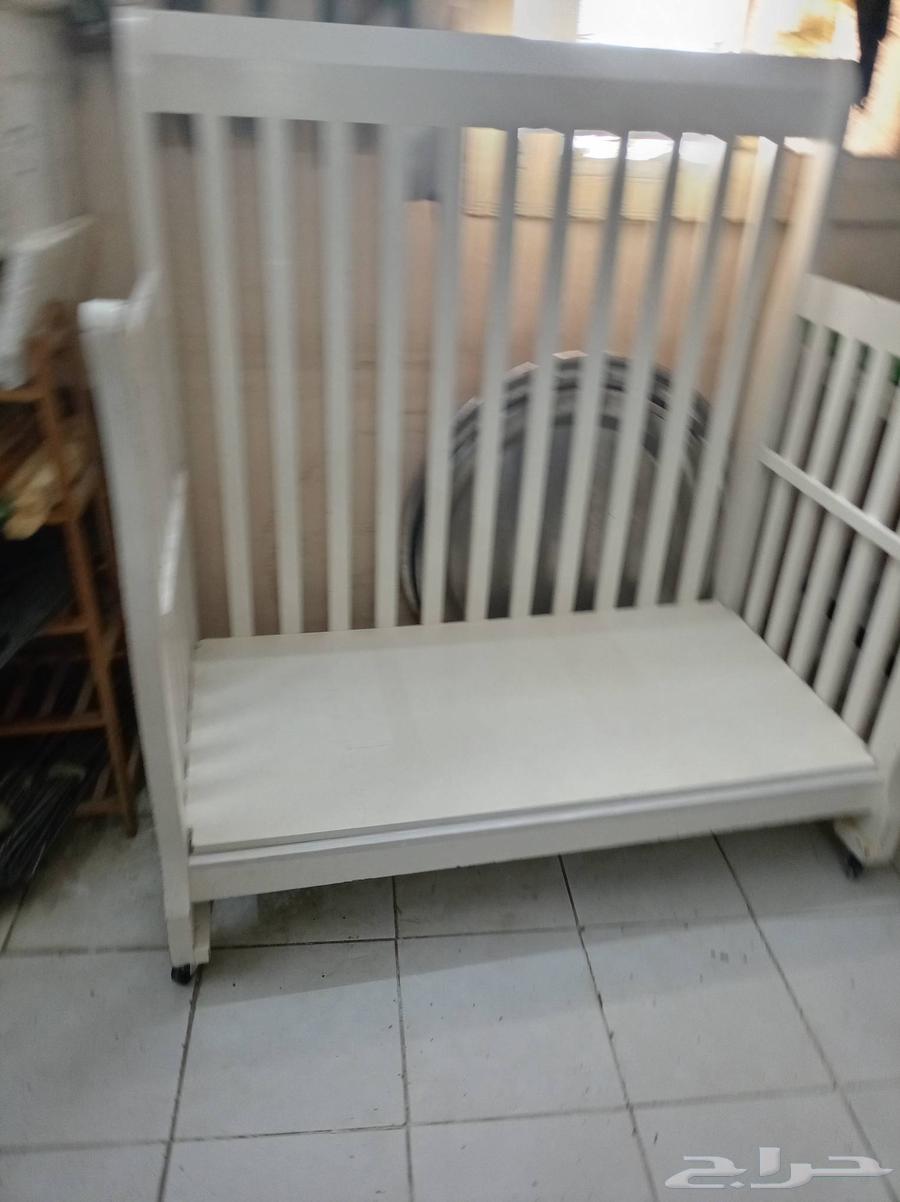 سرير اطفال نظيف خشب قوي جد لا يوجد فيه كسور64264096236801111