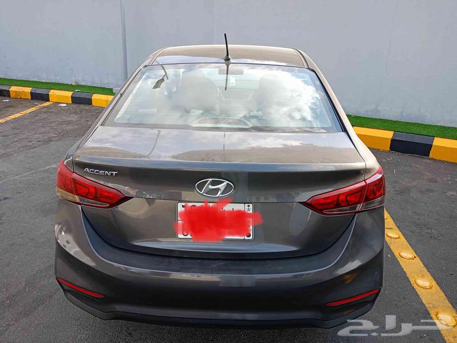 2020 Accent has a scratch on the right fender and changed bumpers64448994165121112