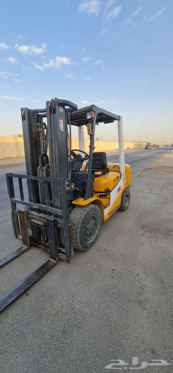 سلم كهربائي عمودي 12 متر و رافعة شوكية سكين للايجار64442502096899113