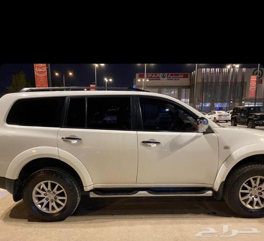 باجيرو سبورت نظيف الموتر موديل 2012 اللون ابيض ماشي 467 الف64456157778178111
