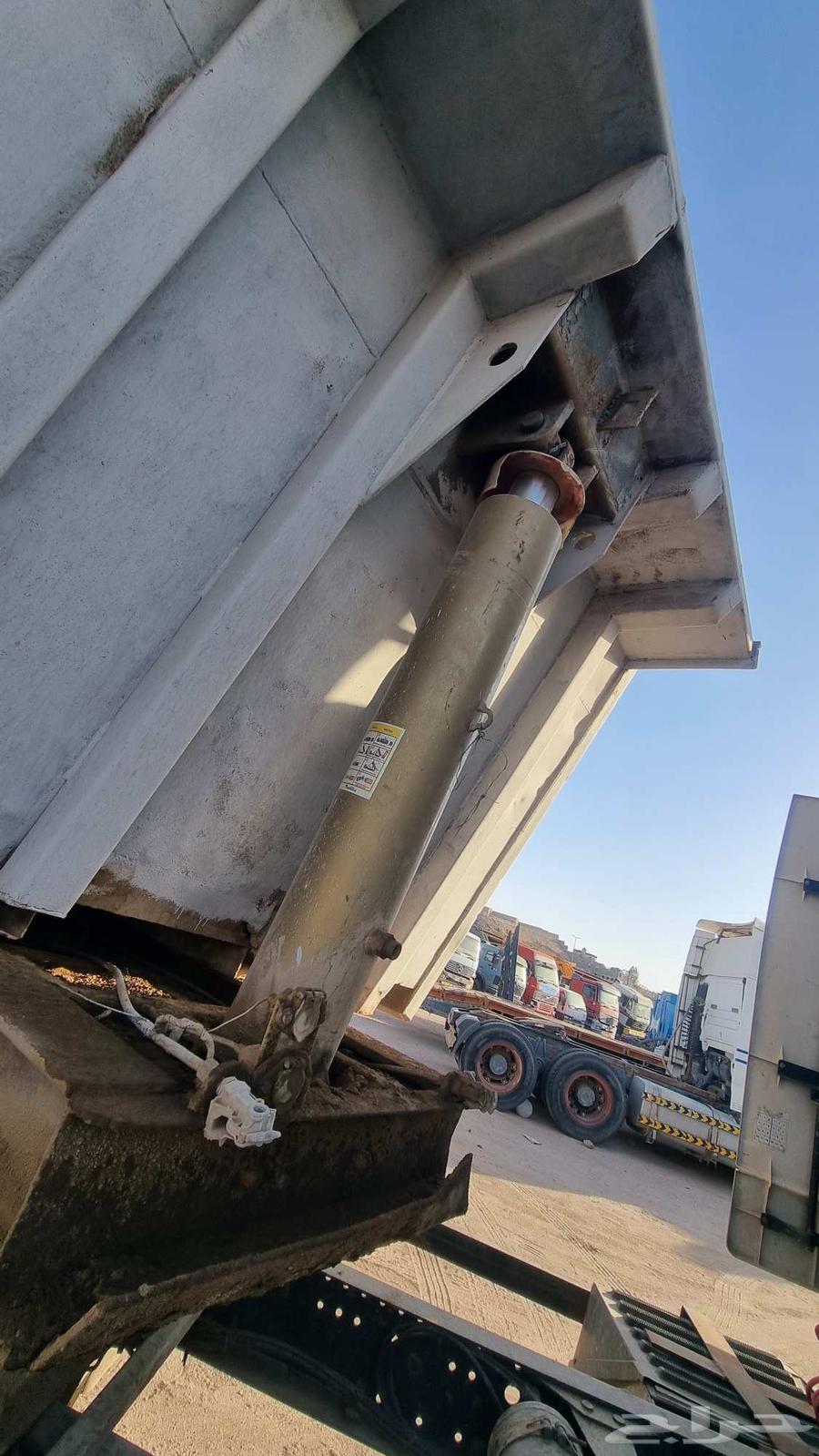 للبيع او للإيجار 3 صناديق قلابات جملة او تفريد64457907273859112