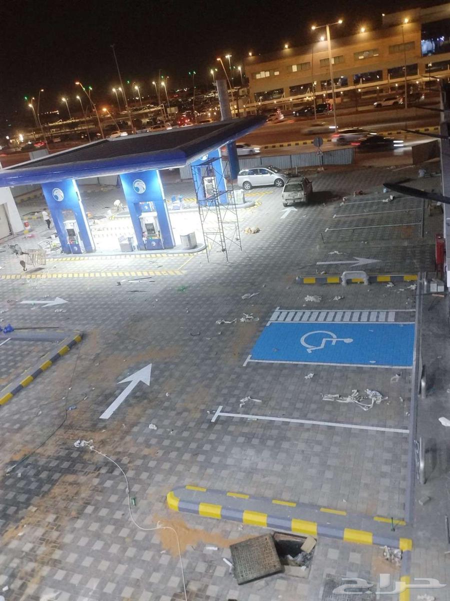 Road marking, gas stations, parking lots and disabled markings63613891126658112