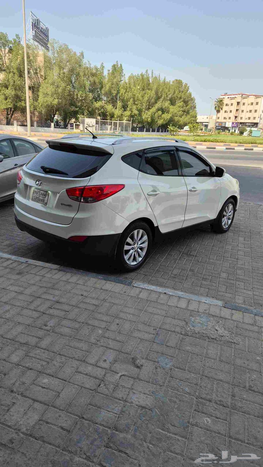 للبيع توسان موديل 2013 ثمار وفحص جديد يوجد فيها دبل بس مفصول64461615970947111