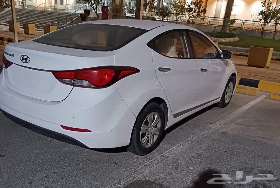 Hyundai Entourage 2014 model with large engine size 200064452929627266113