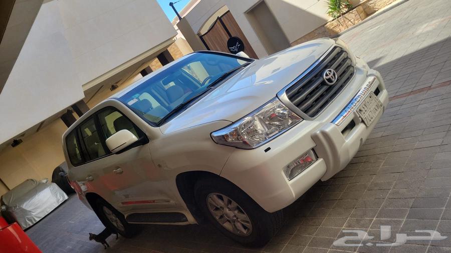 تويوتا جيب لاندكروزر مديل 2011 قير تمتيك فتحه سقف مثبت سرعه64461021984515111