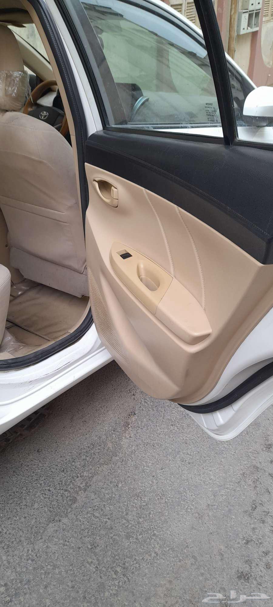 تويوتا يارس 2016 عليه رشه تجميلي استمارة مجدد قير مكينه شر64463806023553113