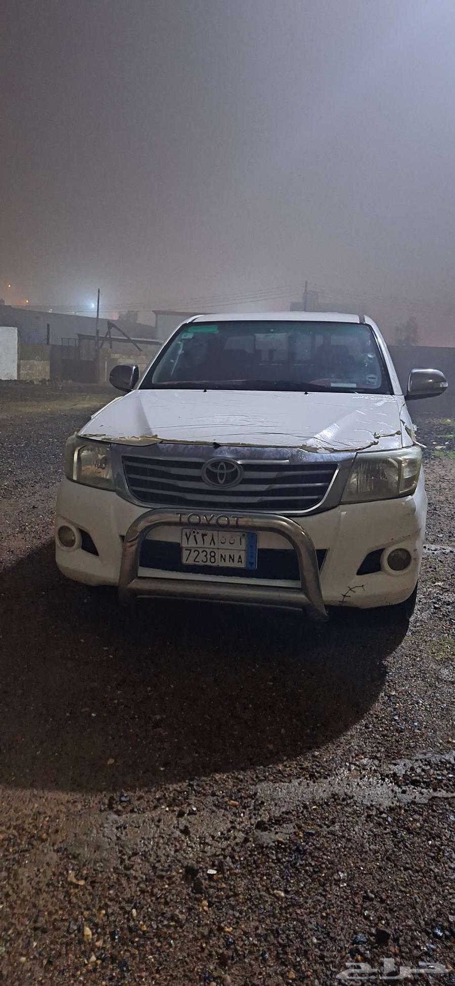 هايلكس 2013 مكينه وقير شرط نضيفه صورها تحت والممشى50064462992371201110