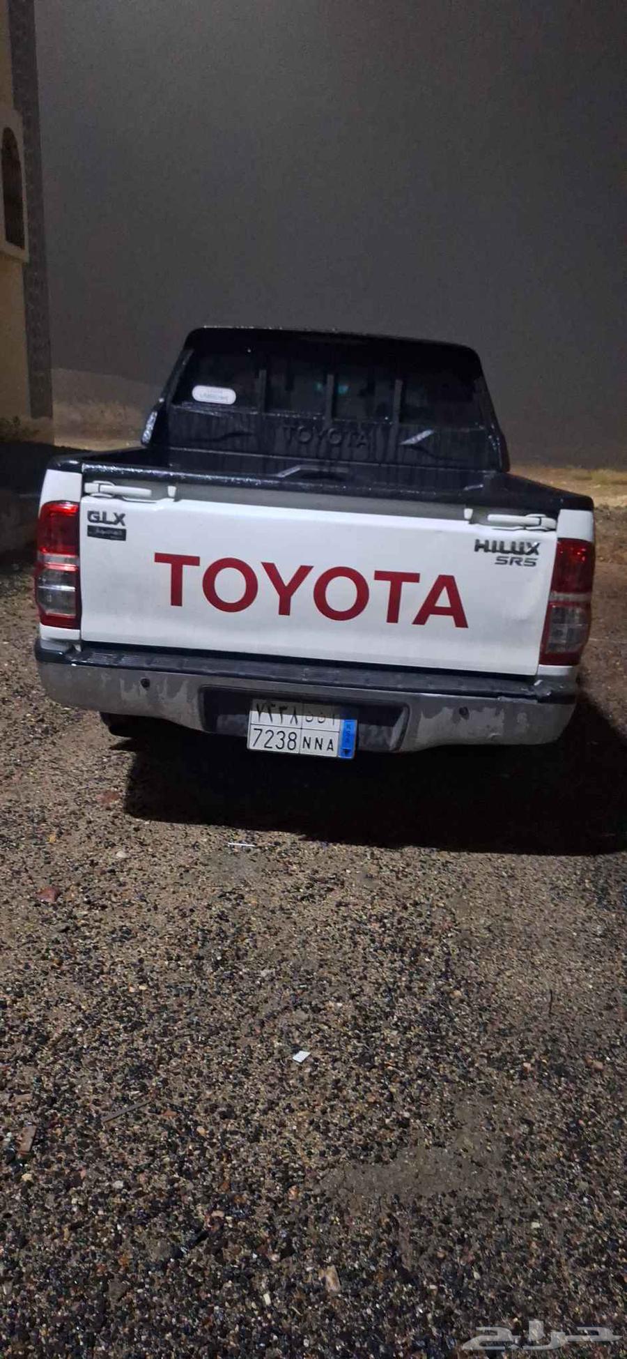 هايلكس 2013 مكينه وقير شرط نضيفه صورها تحت والممشى50064462992371201113