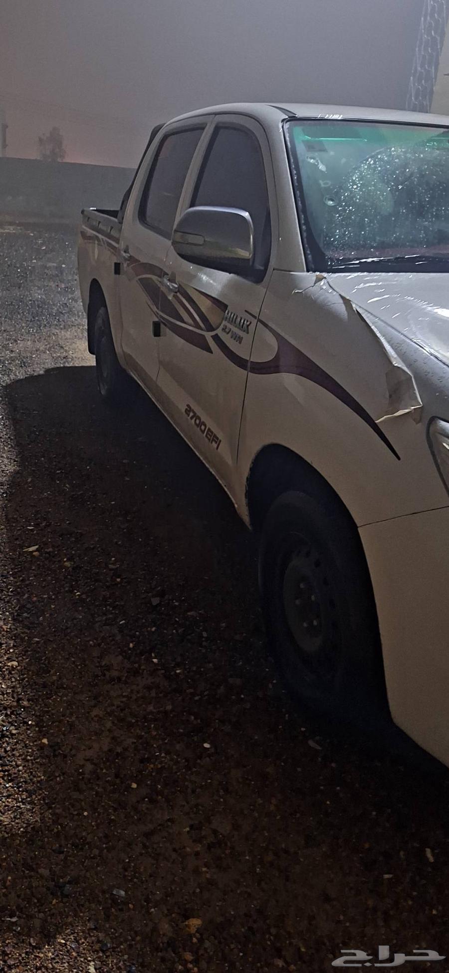 هايلكس 2013 مكينه وقير شرط نضيفه صورها تحت والممشى50064462992371201111