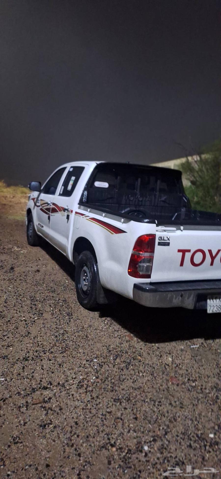 هايلكس 2013 مكينه وقير شرط نضيفه صورها تحت والممشى50064462992371201112