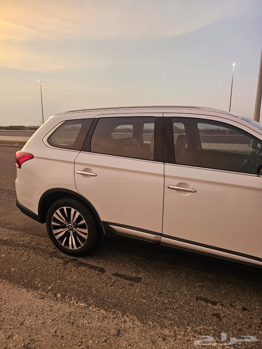 ميتسوبيشي اوتلاندر موديل 2019 فل كامل 6 سلندر 3000سي سي64463627743619112