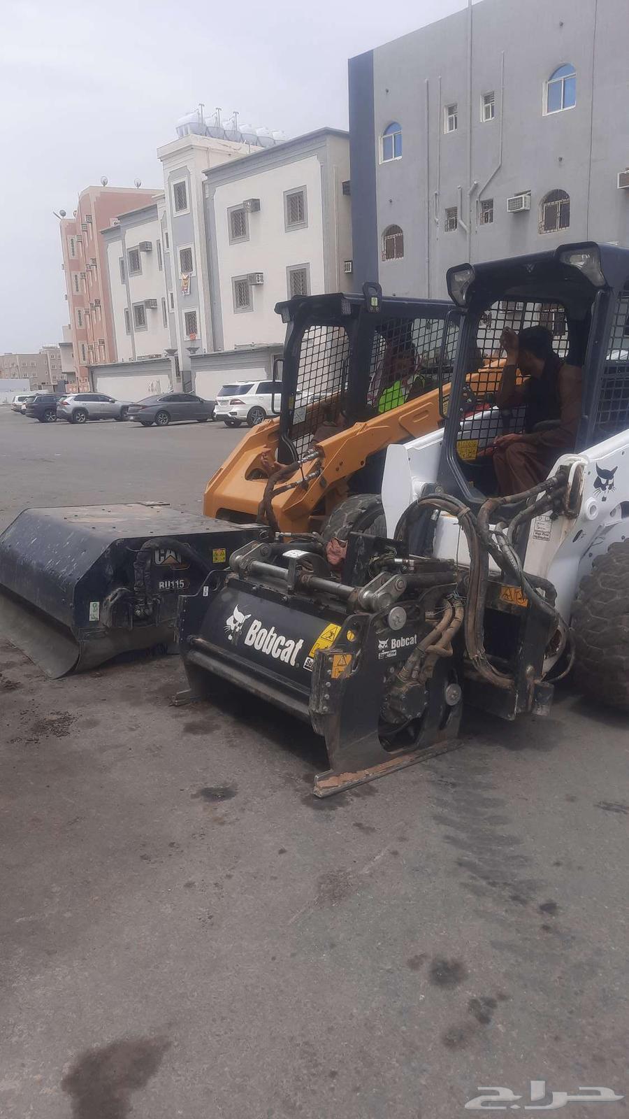 Plastering at a rate of one meter per bucket and broom per meter daily64472352560899110