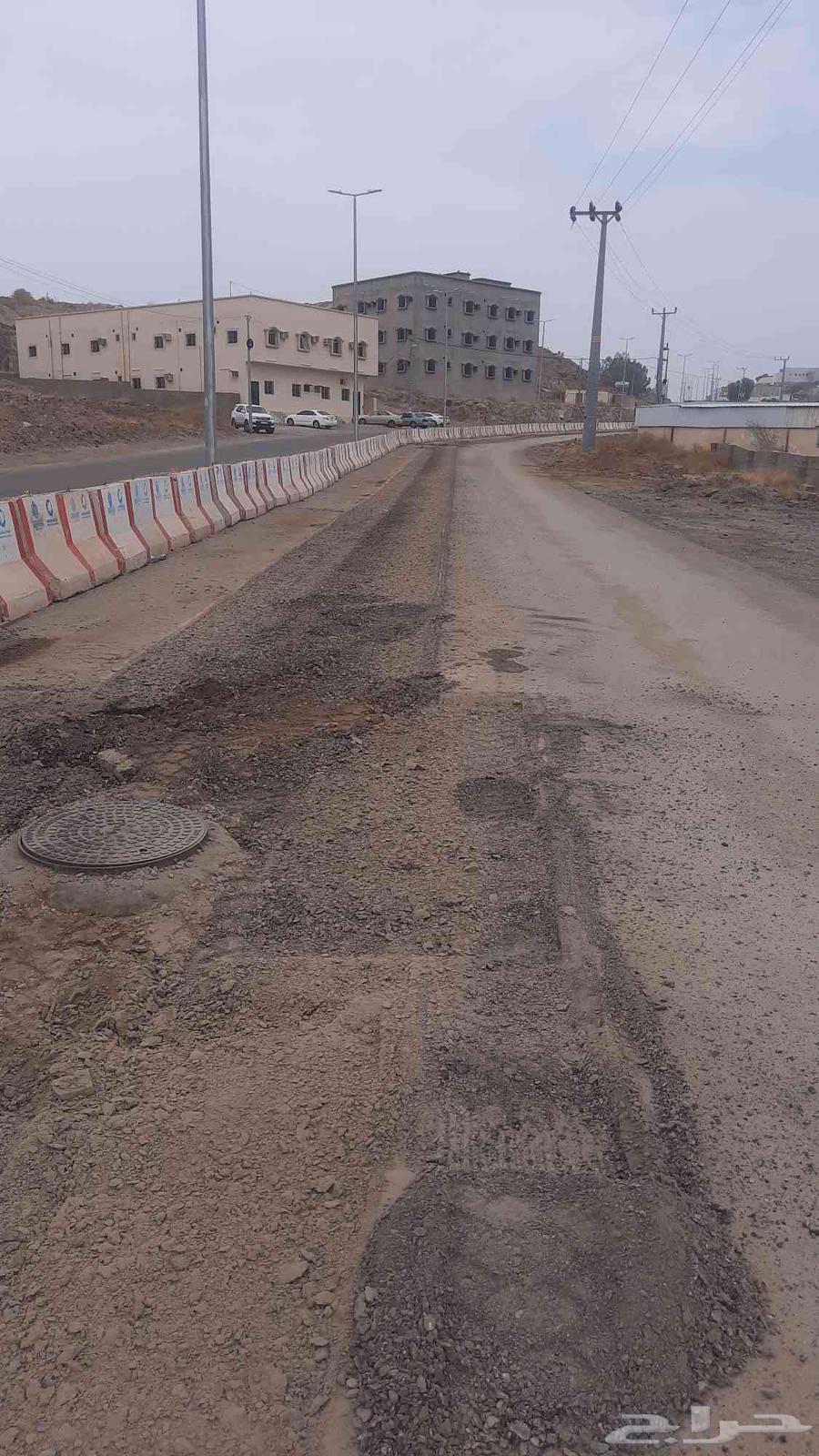 Plastering at a rate of one meter per bucket and broom per meter daily64472352560899114