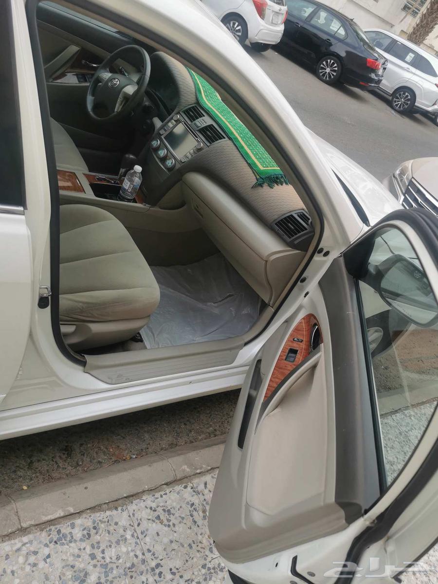 تويوتا كامري فل كامل لون ابيض لؤلؤ 201064467115862403113