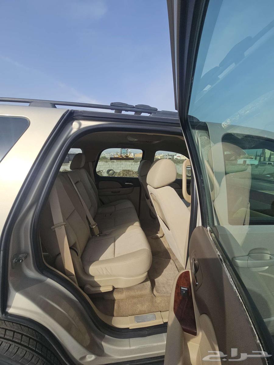 Tahoe with low mileage64471676557187114