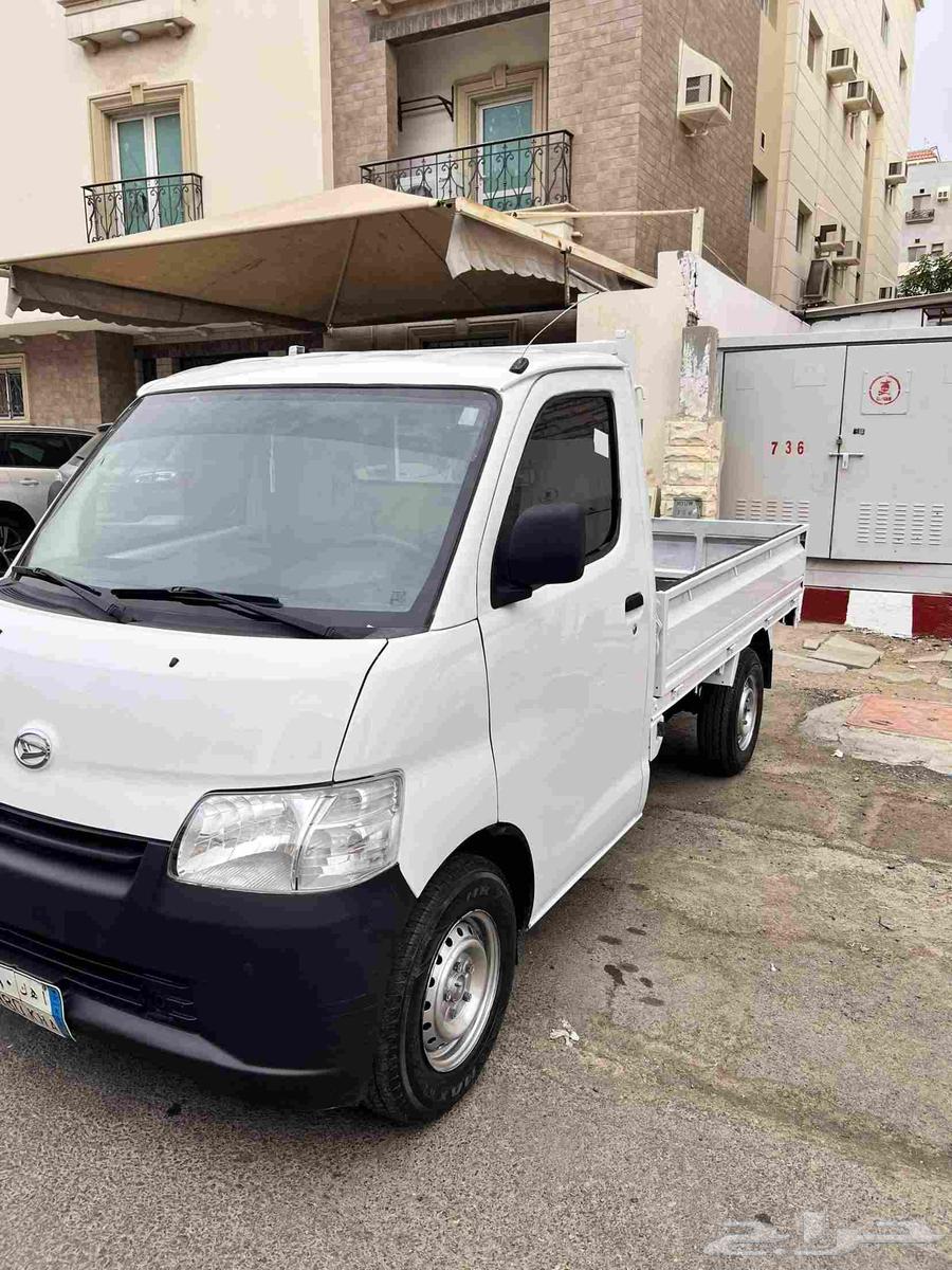 2014 Daihatsu scooter with air conditioning for sale or exchange for a Hiace bus64475904116738112