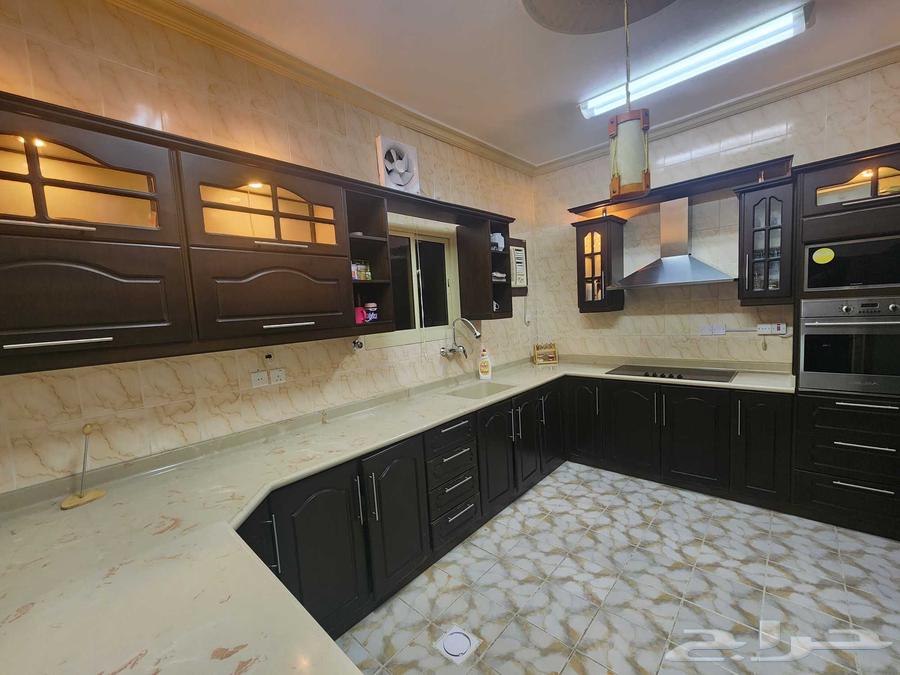 مطبخ كامل خشب مع المنيوم بحالة ممتازة مع الافران64325852808962114