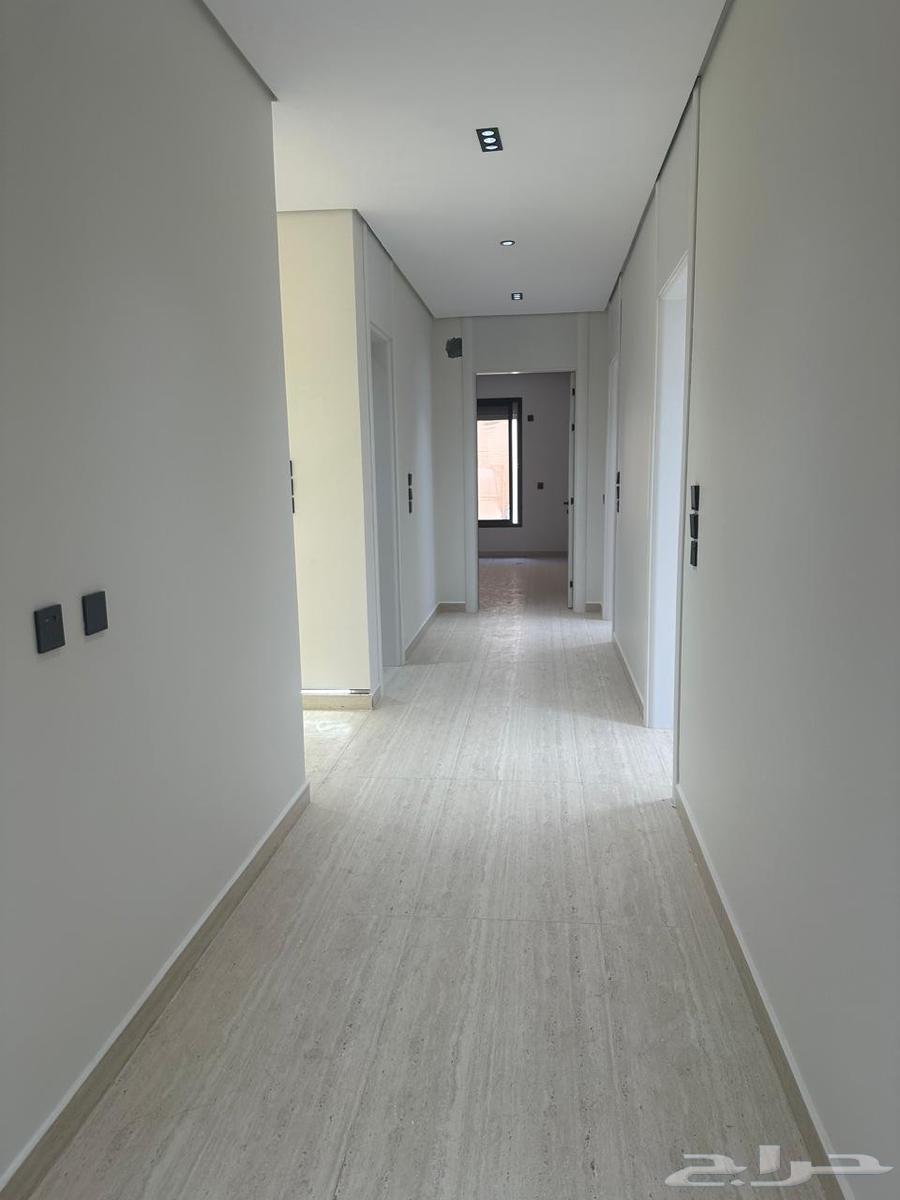 Modern Villa in King Fahd Suburb63613838256386113
