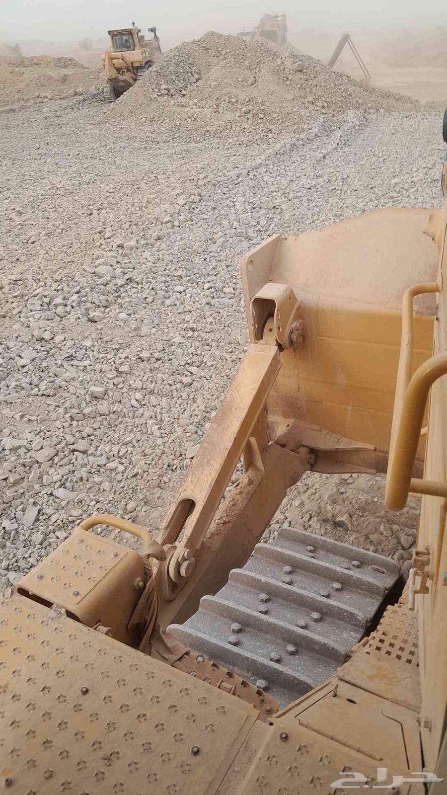 Bulldozer driver available in Al-Madinah, contact if interested64487359948931111