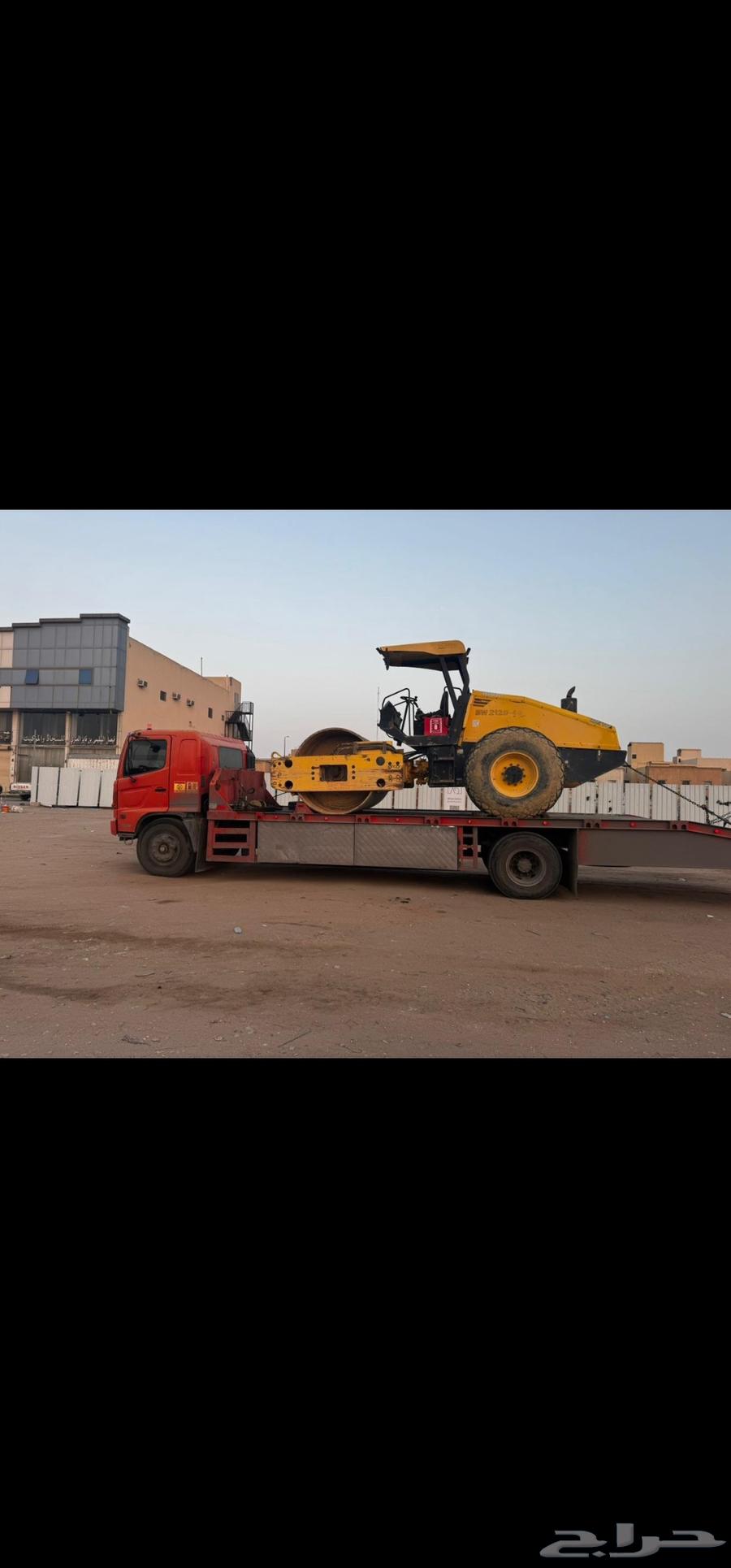 Renting forklifts, cranes, and flatbeds64491877700353112