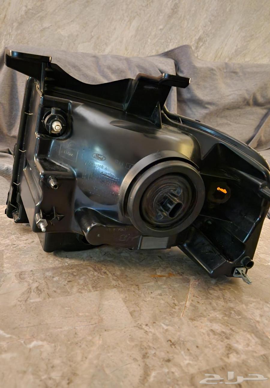 شمعة يمين فورد اكسبدشن وكالة64486579367681111